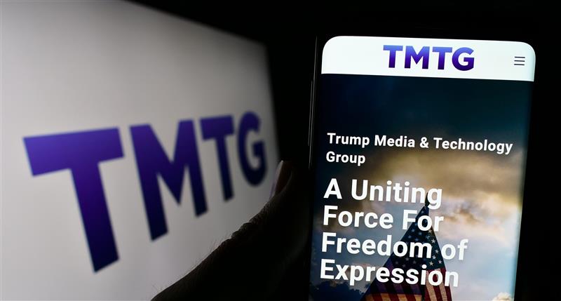 Bitcoin Holds Above $100K as Trump Signals Pro-Crypto Stance and Global Trade Talks Intensify 7