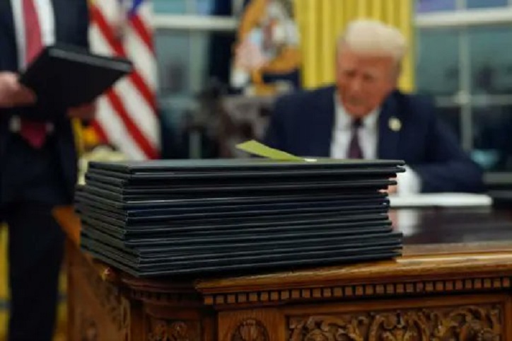 Trump Imposes Widespread Tariffs: Market and Fed Impacts, Crypto's Evolving Future 5