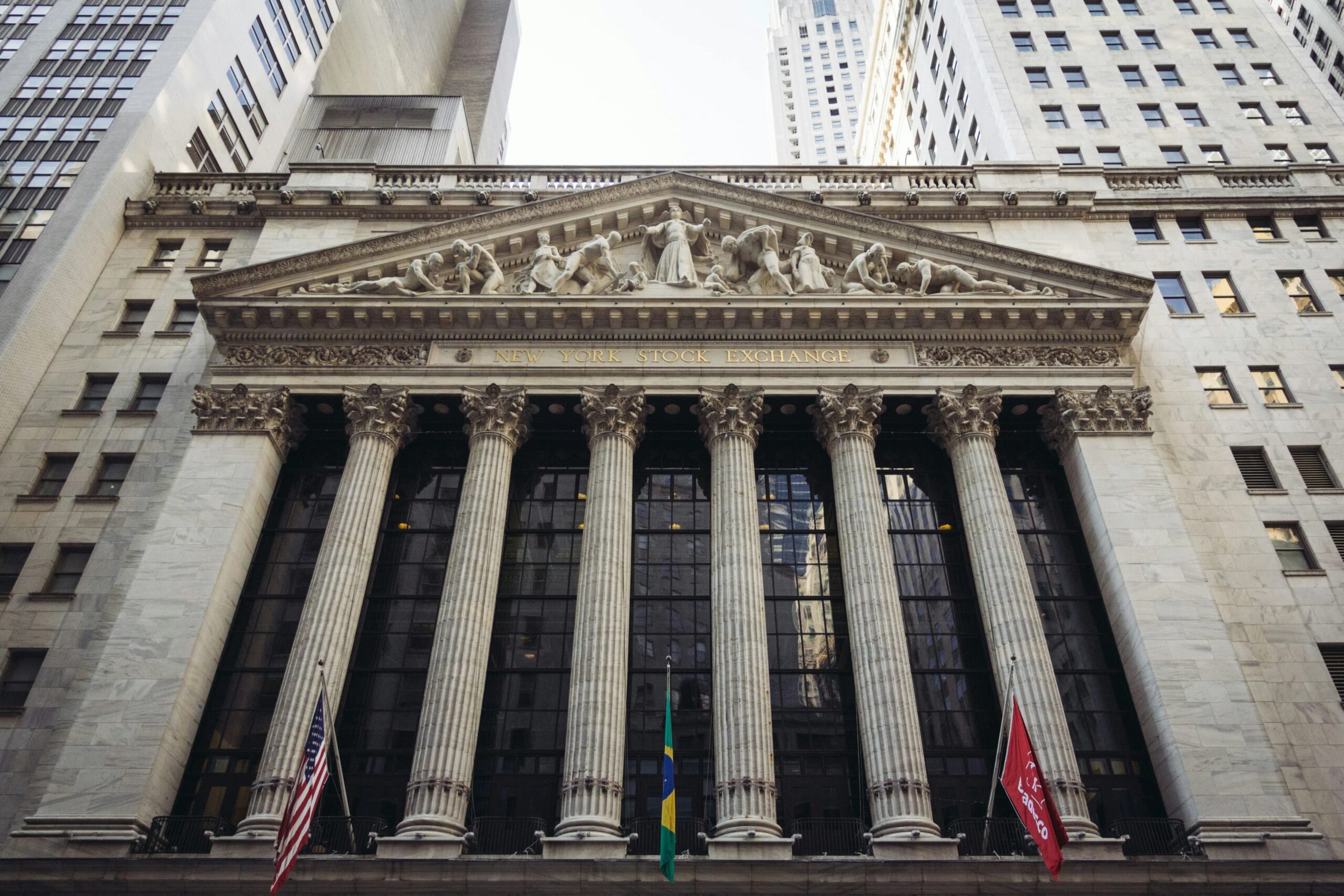 What Is the NYSE? New York Stock Exchange Explained 2