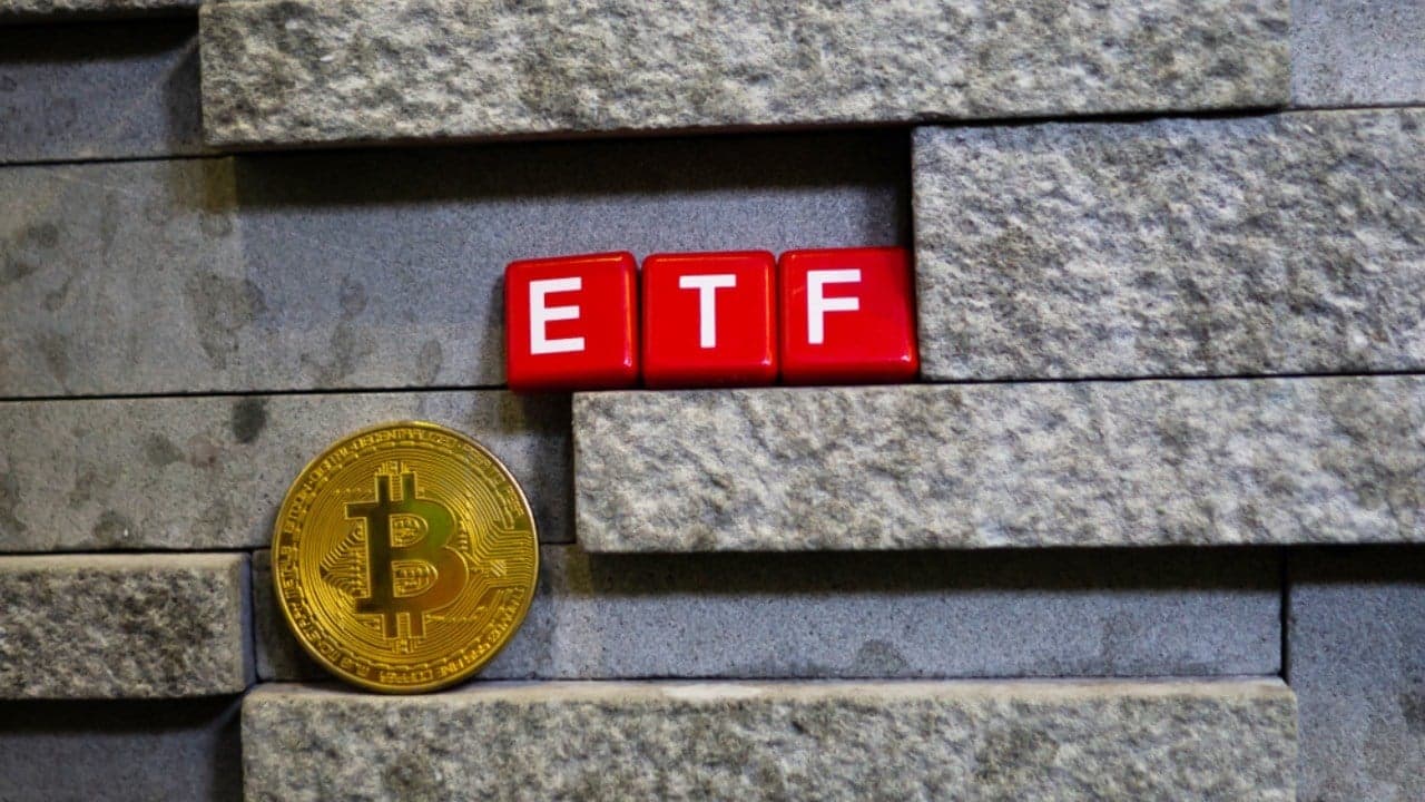 Bitcoin ETFs Lose $68M Despite Ark and Fidelity $121M Inflow 1