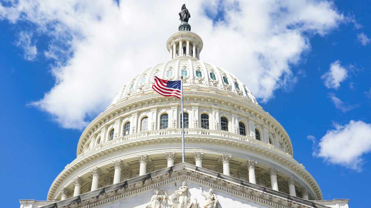 CLARITY Act Gets New Push as Senator Ties Crypto Rules to US Dollar Power 1