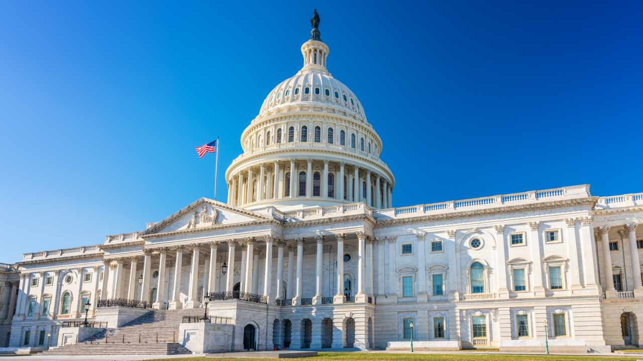 Congress Targets Crypto ATMs After Americans Lose $333M to Scams 1