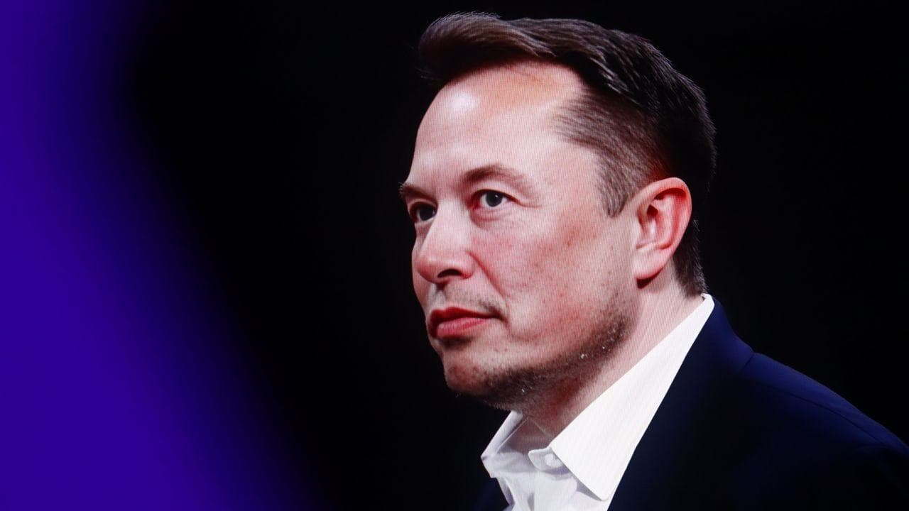 Musk's SpaceX Raises $25 Billion in Debut Bond Sale as Orders Near $90 Billion 1
