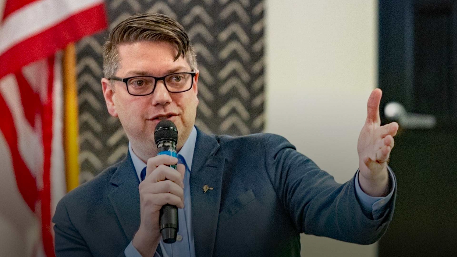 68e129f12748dccce78c83d9_stocks-ath-btc-pumps-nick-begich-photo-main