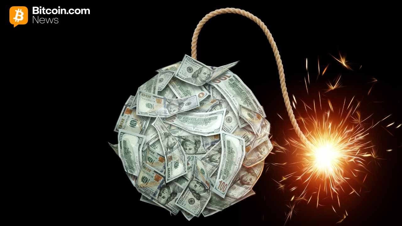 Robert Kiyosaki prepares for the dollar collapse while increasing his Bitcoin holdings. 1