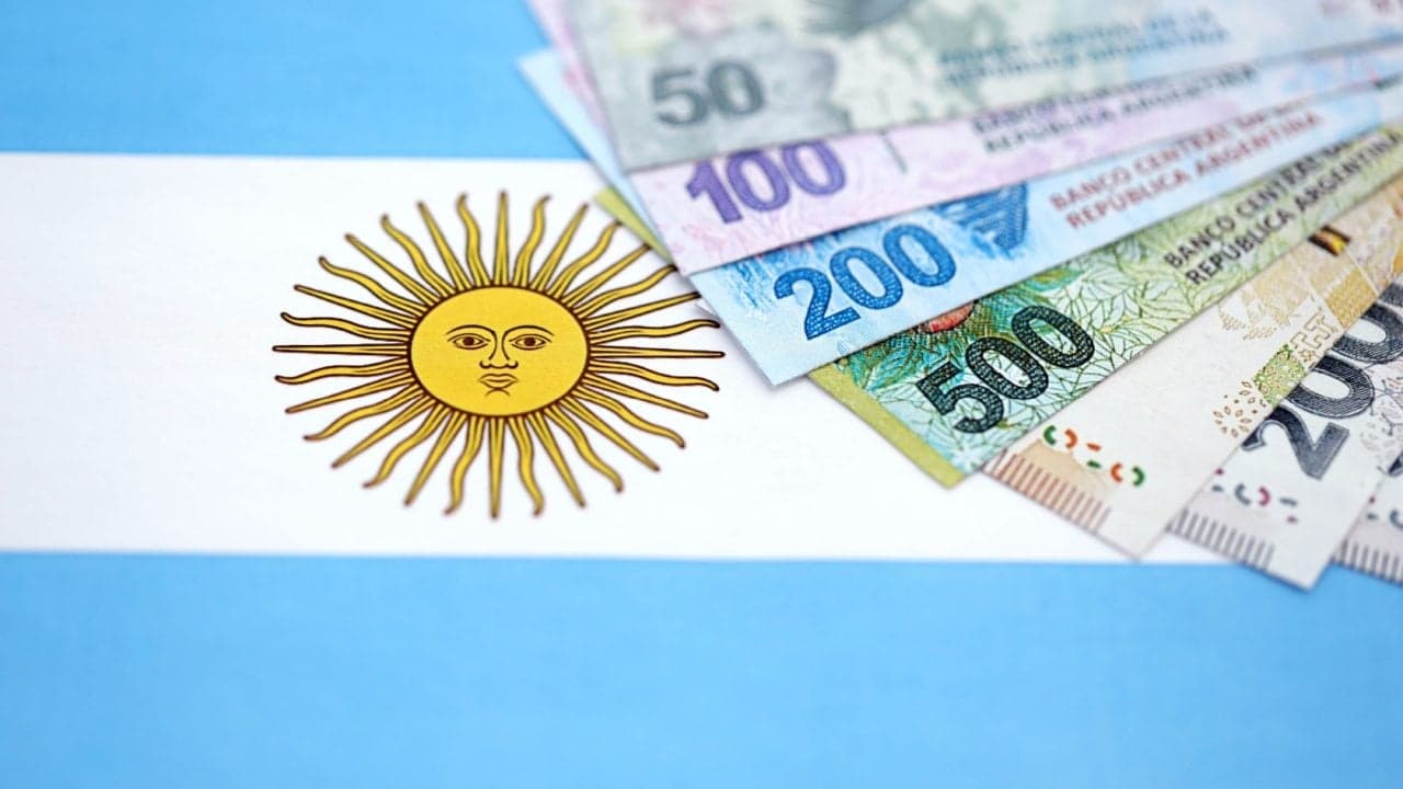 President Milei Exempts Registered Crypto Exchanges From Argentina’s 'Check Tax' 1